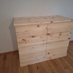 Zirbenkommode mit Griffmulden und 8 Schubladen